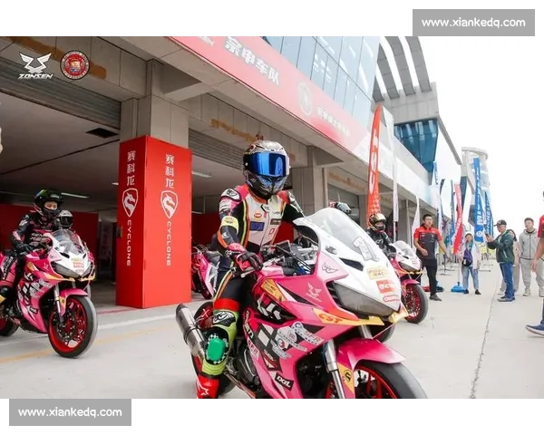 赛道巾帼：女车手用速度碾碎偏见，娱你安利她的破界人生